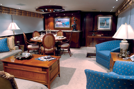 80′ Hatteras Motor Yacht